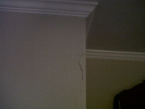 Notice how here the plaster is completely disengaging itself from the pesky wall... 